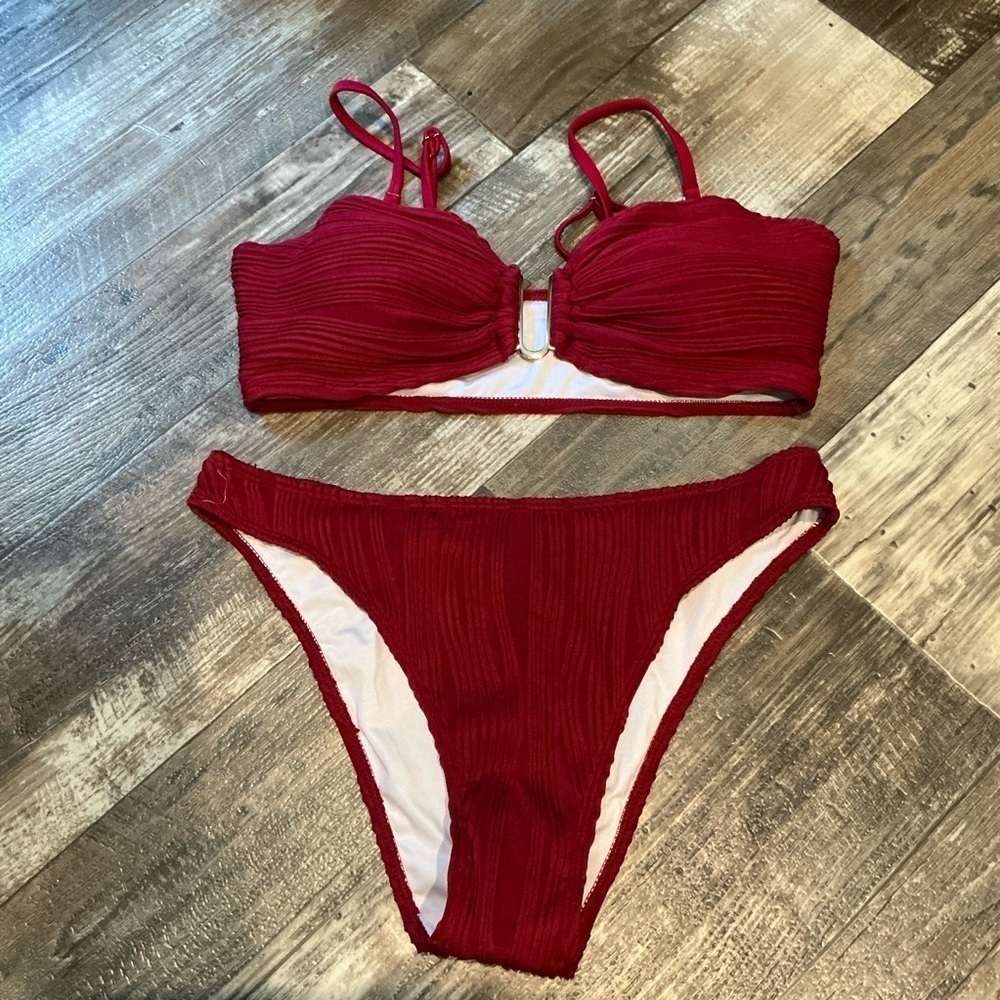 Red Bikini Set Size Large - Picture 9 of 9